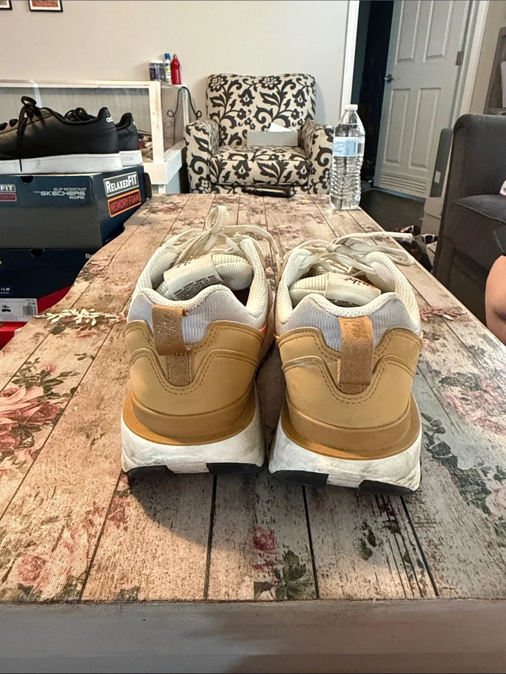 Nike air max dawn (elemental gold)